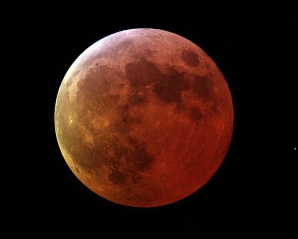 Totale Mondfinsternis am 3./4. März 2007